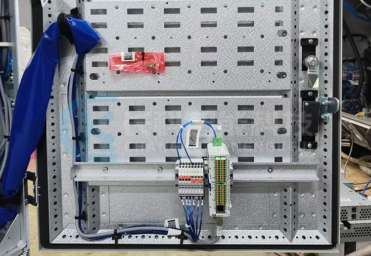 ABB機(jī)器人控制柜IRC5 Single 3HAC052355-001維修